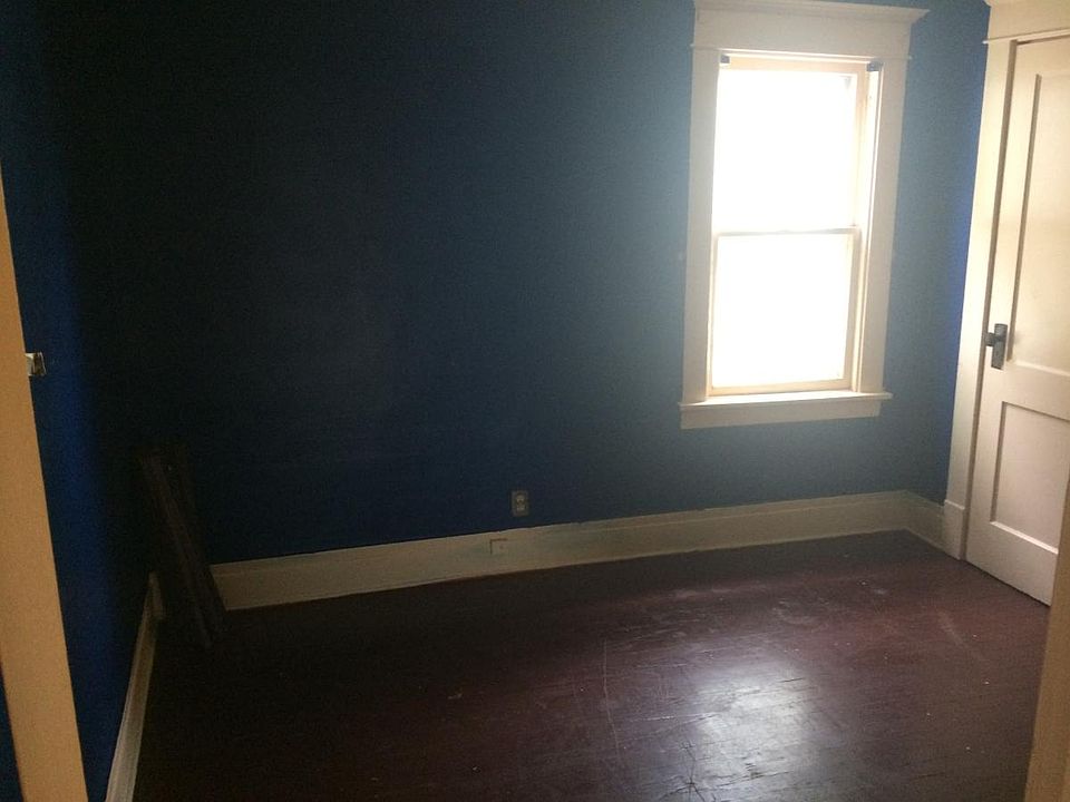 1st image of 287 E Delavan Ave