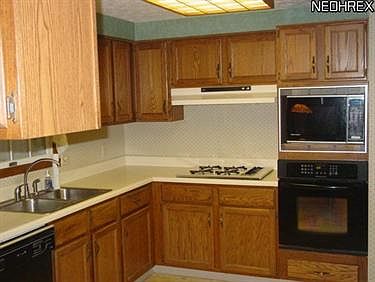 4th image of 315 Centennial Dr