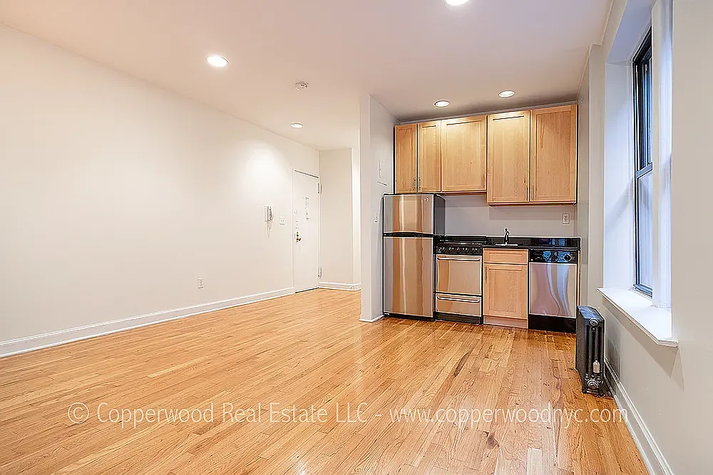 315 East 84th Street — Photo 2