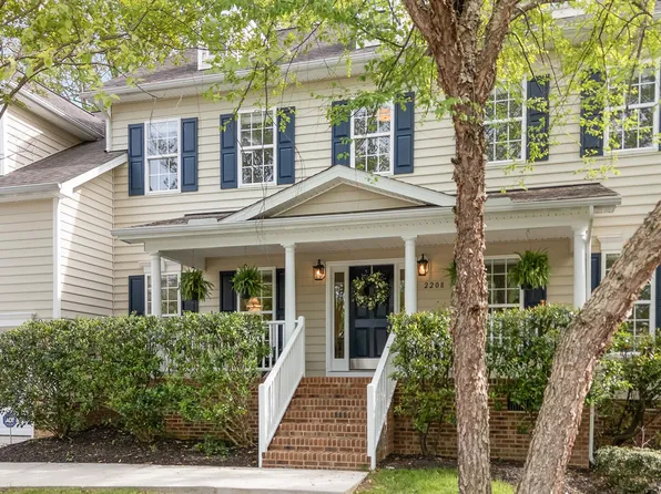 2208 Summer Elms Ct, Raleigh, NC 27614
