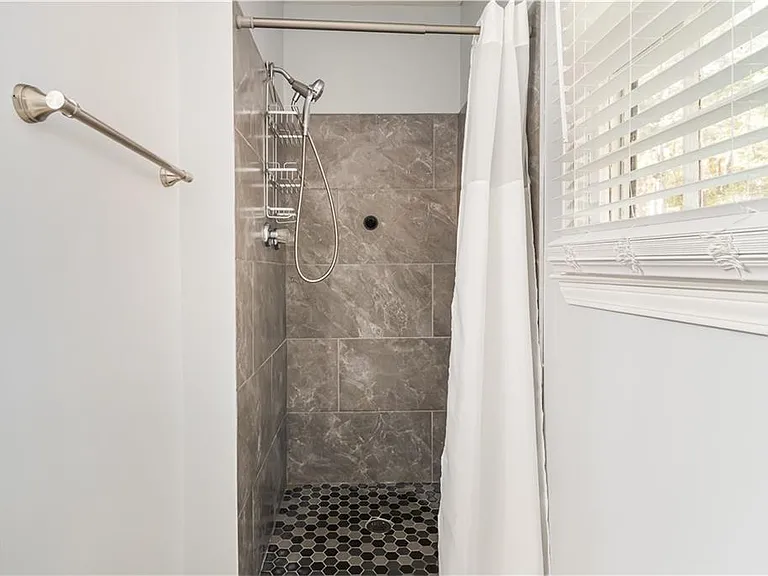 145 Mountain View Cir — Photo 10