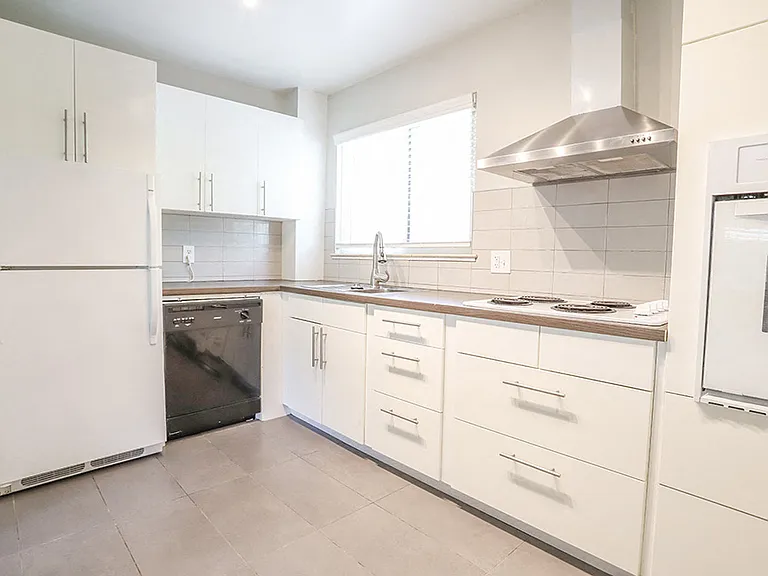 2421 S Gaylord St — Photo 28