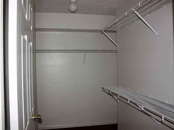 Walk in closets 2 & 3 brdrms