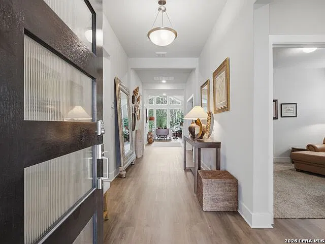 4 bed, 3.0 bath, 2301 sqft, $2,450 — Photo 4