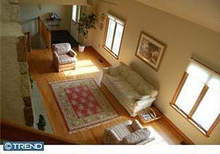 2nd image of 9 Seabury Ln
