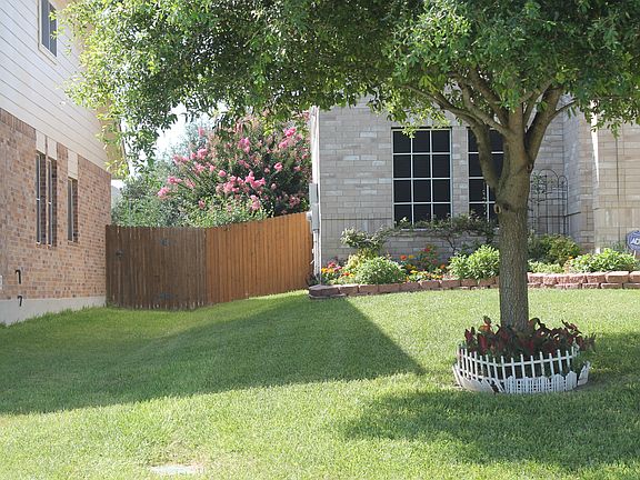 2nd image of 220 Nomad Ln