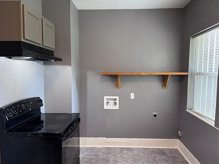 2607 S Ewing Ave — Photo 7