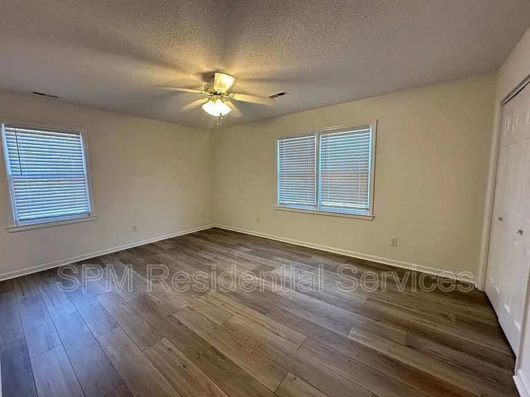 581 Parkway Blvd — Photo 8