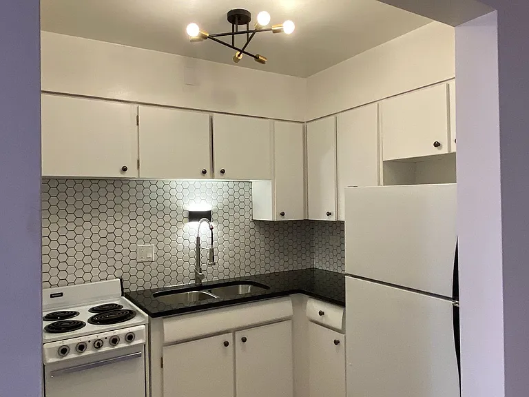 720 Washington Blvd — Photo 4
