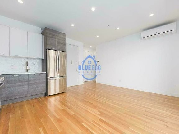 3rd image of 625 E 18th St #5