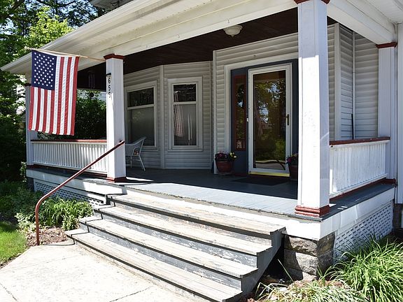 4th image of 655 Chestnut St