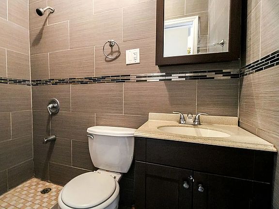 3rd image of 365 Palmetto St APT 3R