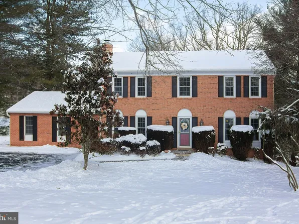 5404 Huckleberry Ln, Sykesville, MD 21784
