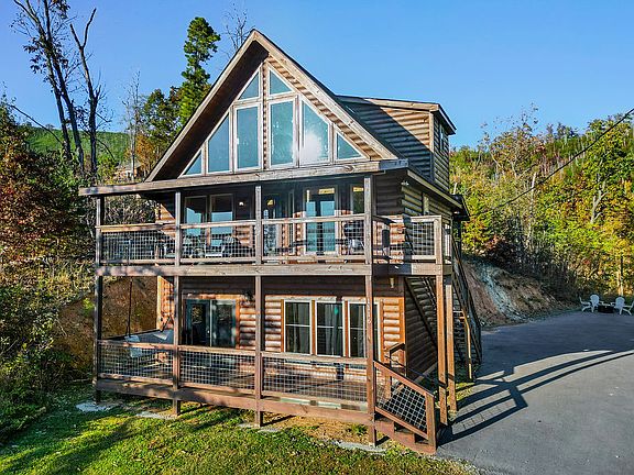 3rd image of 1116 Pine Top Ln