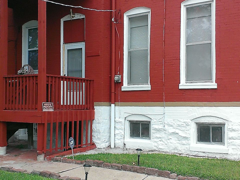 2nd image of 3200 Harper St