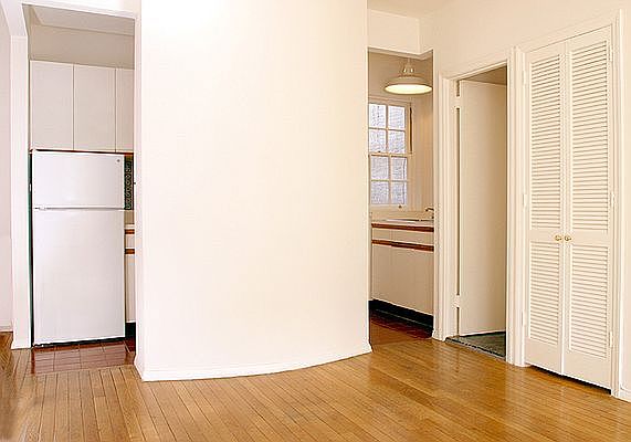 4th image of 343 E 85th St APT 5F