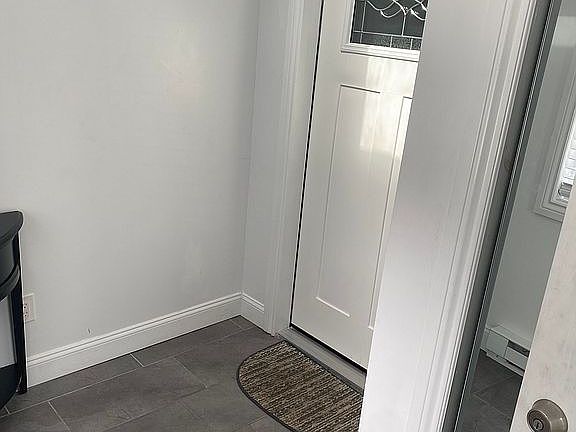 3rd image of 15 Elizabeth Way