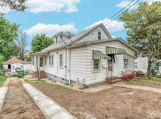 11 James St, Sayreville, NJ 08872