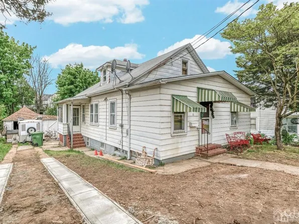 11 James St, Sayreville, NJ 08872