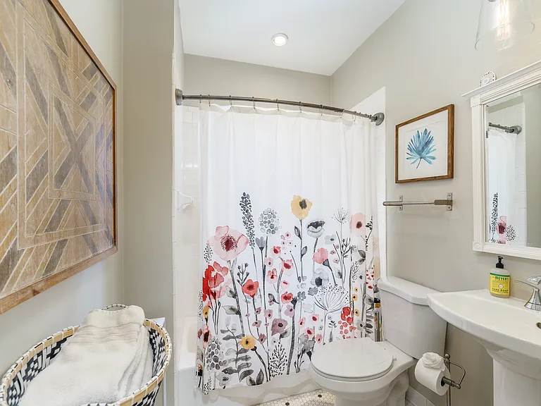 604 Glen Iris Dr NE #1 — Photo 13