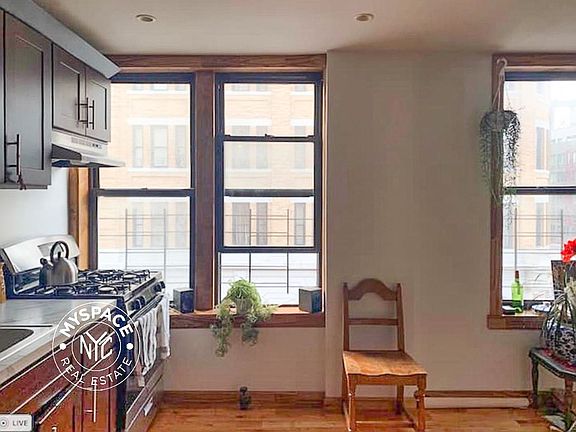 4th image of 381 Berry St APT 3B