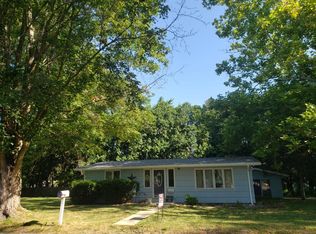 2228 Arnold St, Savanna, IL 61074