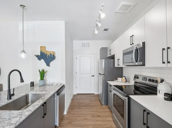 Hermosa Village Apartments