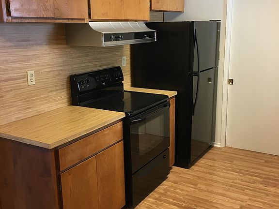 3rd image of 1211 E Manhatton Dr