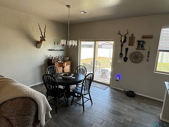 3rd image of 2505 Briscoe Ave