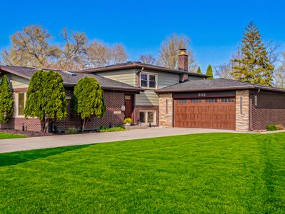 909 S Waverly Pl, Mount Prospect, IL, 60056