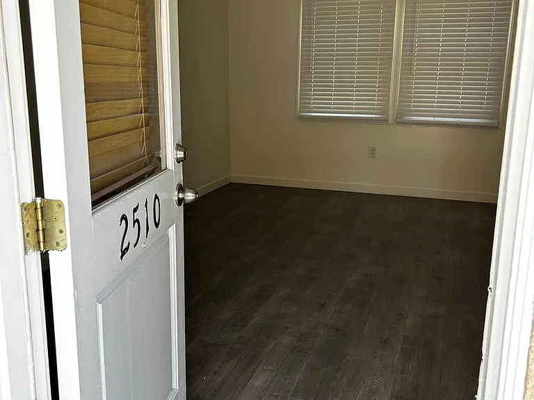 2510-2518 Toberman St — Photo 11