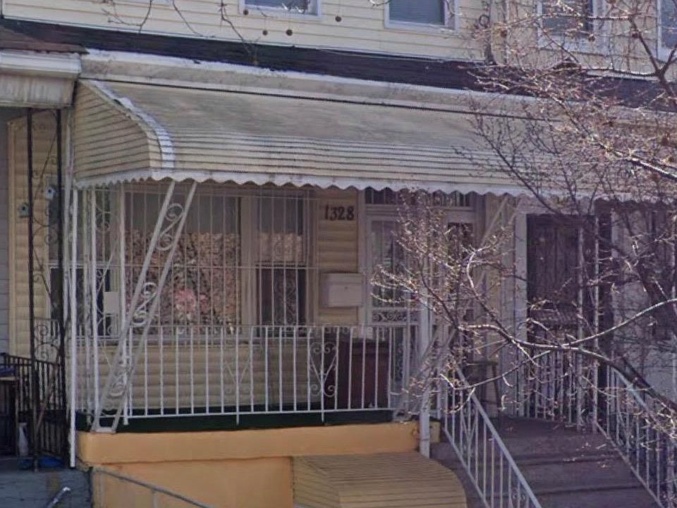 1st image of 1328 Teller Avenue