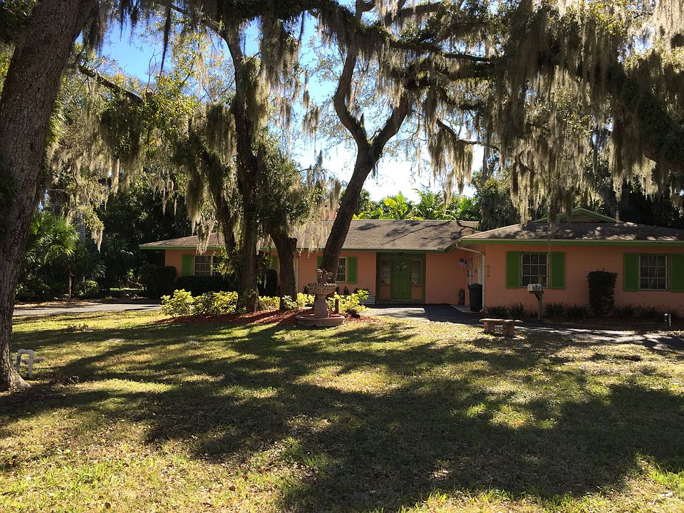 1st image of 825 Royal Palm Pl