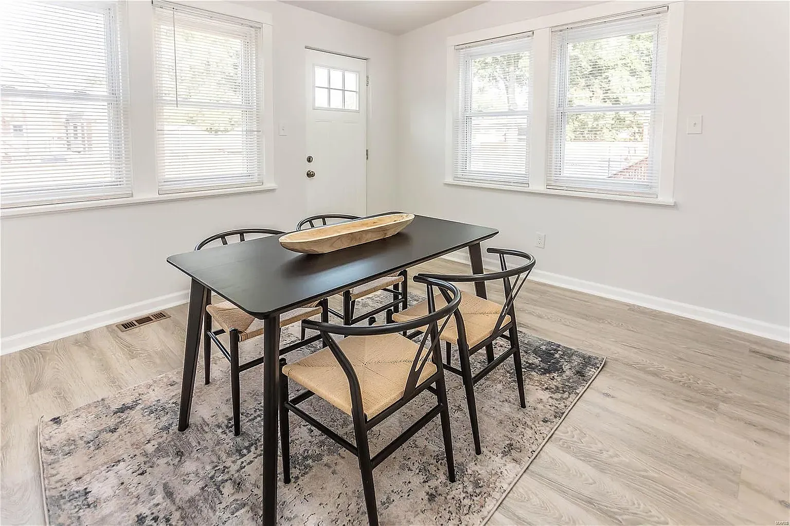 2 bed, 904 sqft, $1,750 — Photo 4