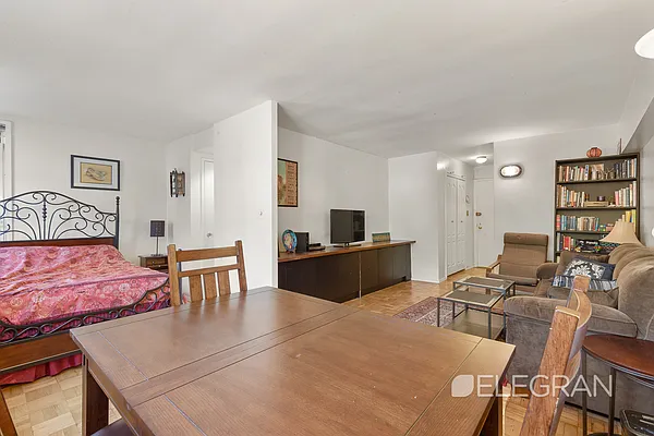 Rented by (Legacy) Elegran | media 2