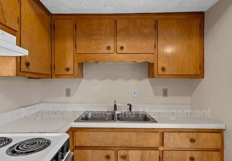 1070 Pembroke Oak Grove Rd #27 — Photo 7