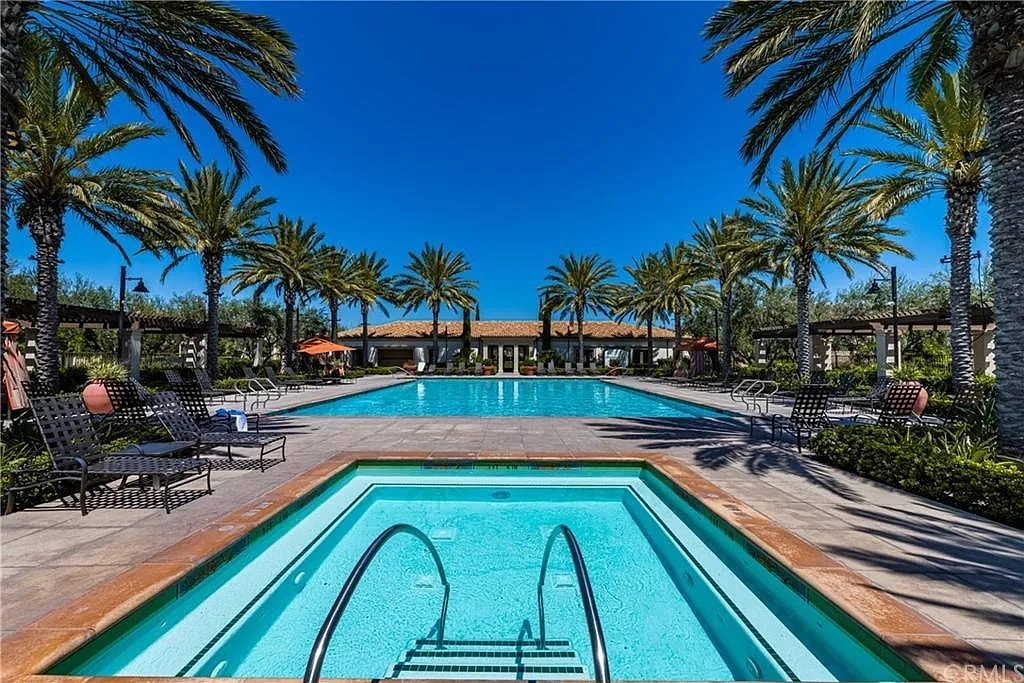 3 bed, 2.5 bath, 1650 sqft, $4,450 — Photo 1