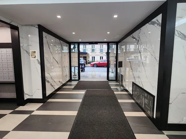 20 Beekman Place image 1 of 11