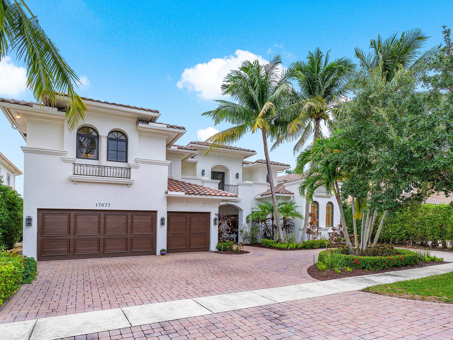 ちを 17877 Orangewood Ln, Riverside, CA 92503 | Zillow