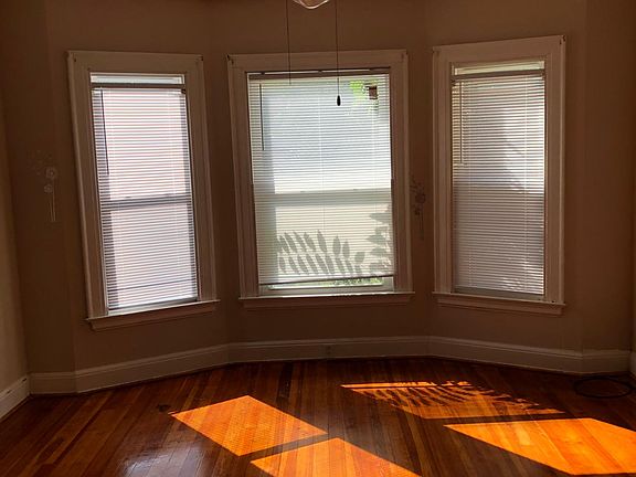 2nd image of 103 Lincoln Park Dr #1