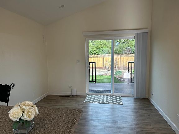 4th image of 1421 Bellingham Way