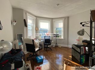 368 Riverway #22B, Boston, MA 02115