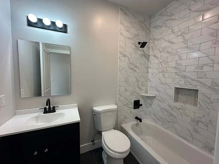 213 French St — Photo 12
