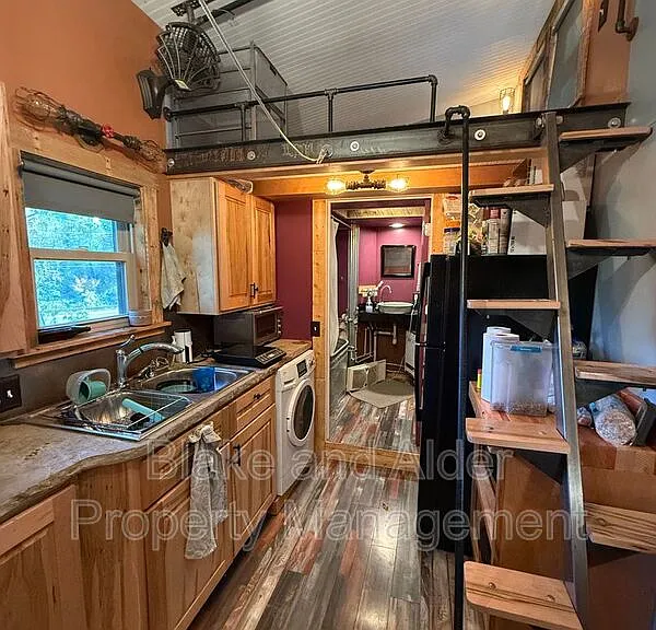 6519 NW Saint Helens Rd — Photo 5