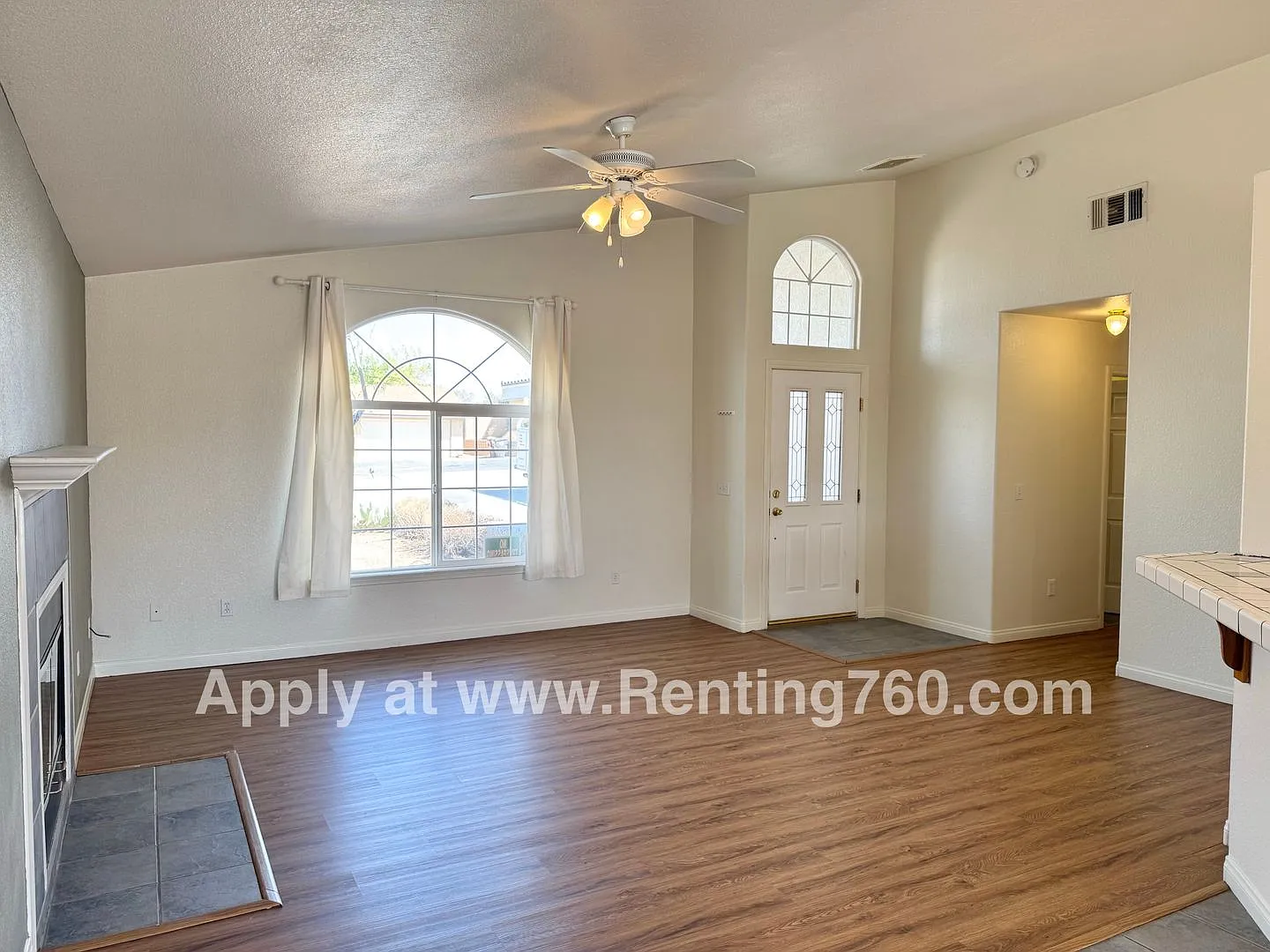 Spacious 3 Bed 2 Bath Home In Indian Cove Neighborhood! — Photo 3