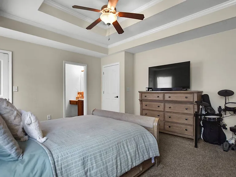 529 Oakmont Dr — Photo 10