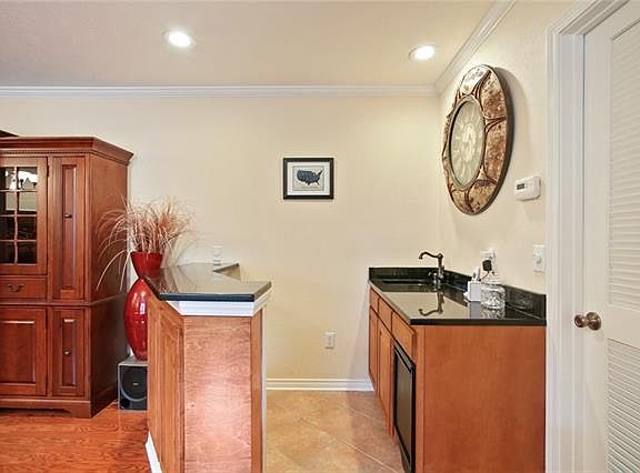 5th image of 4621 Lake Villa Dr