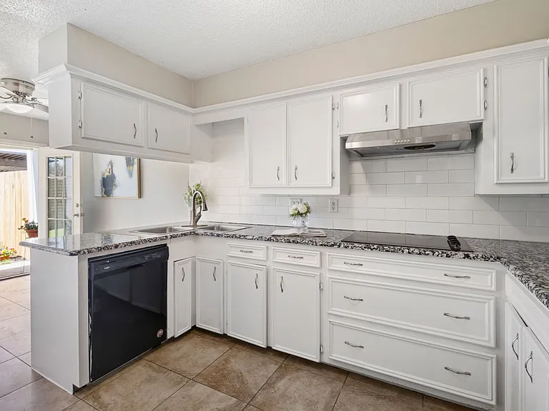 308 Candlewood Pl — Photo 18
