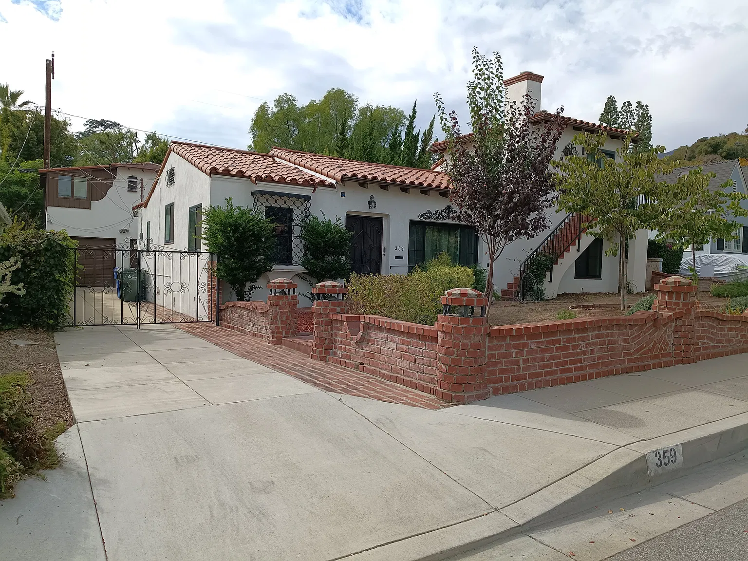 3 bed, 2.5 bath, 1972 sqft, $5,000 — Photo 1