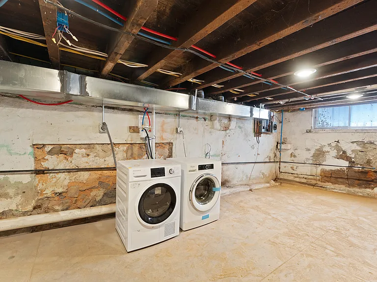 3010 Emerald St — Photo 11